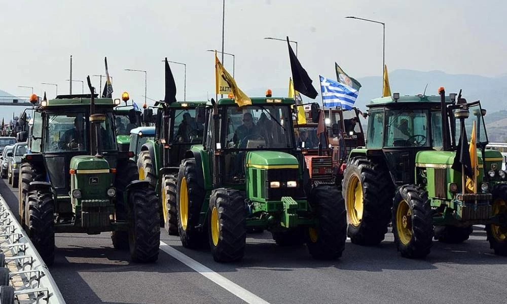 Αγρότες έτοιμοι για μπλόκα – Τα τρακτέρ βγαίνουν στους δρόμους και φτάνουν μέχρι τη Θεσσαλονίκη